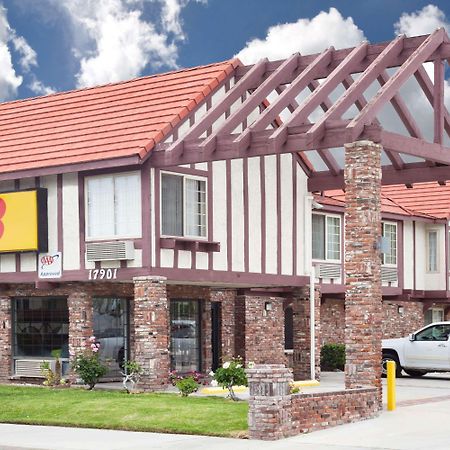 Мотель Super 8 By Wyndham Santa Clarita/Valencia Екстер'єр фото