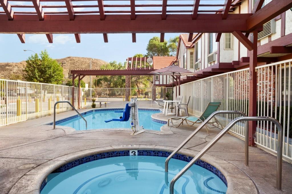 Мотель Super 8 By Wyndham Santa Clarita/Valencia Екстер'єр фото