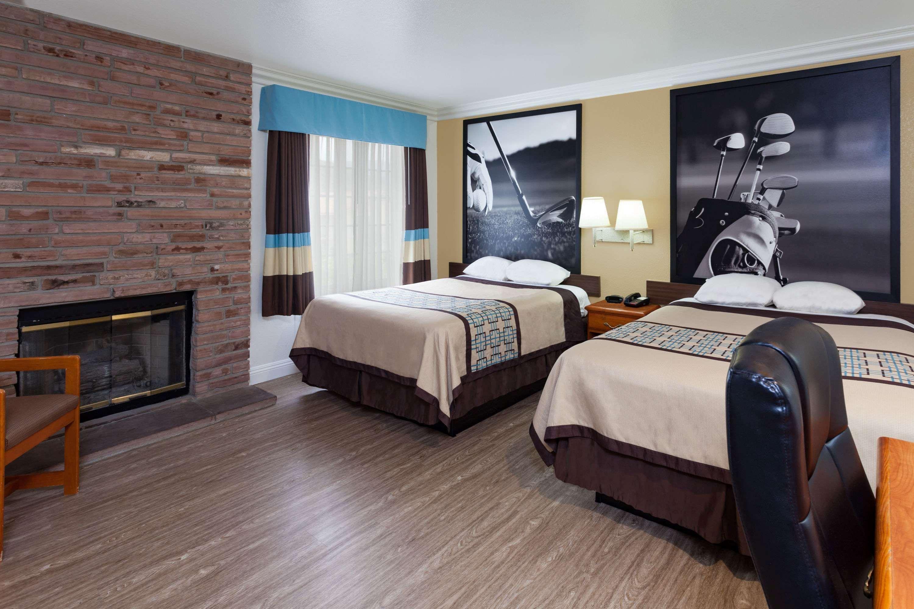 Мотель Super 8 By Wyndham Santa Clarita/Valencia Екстер'єр фото