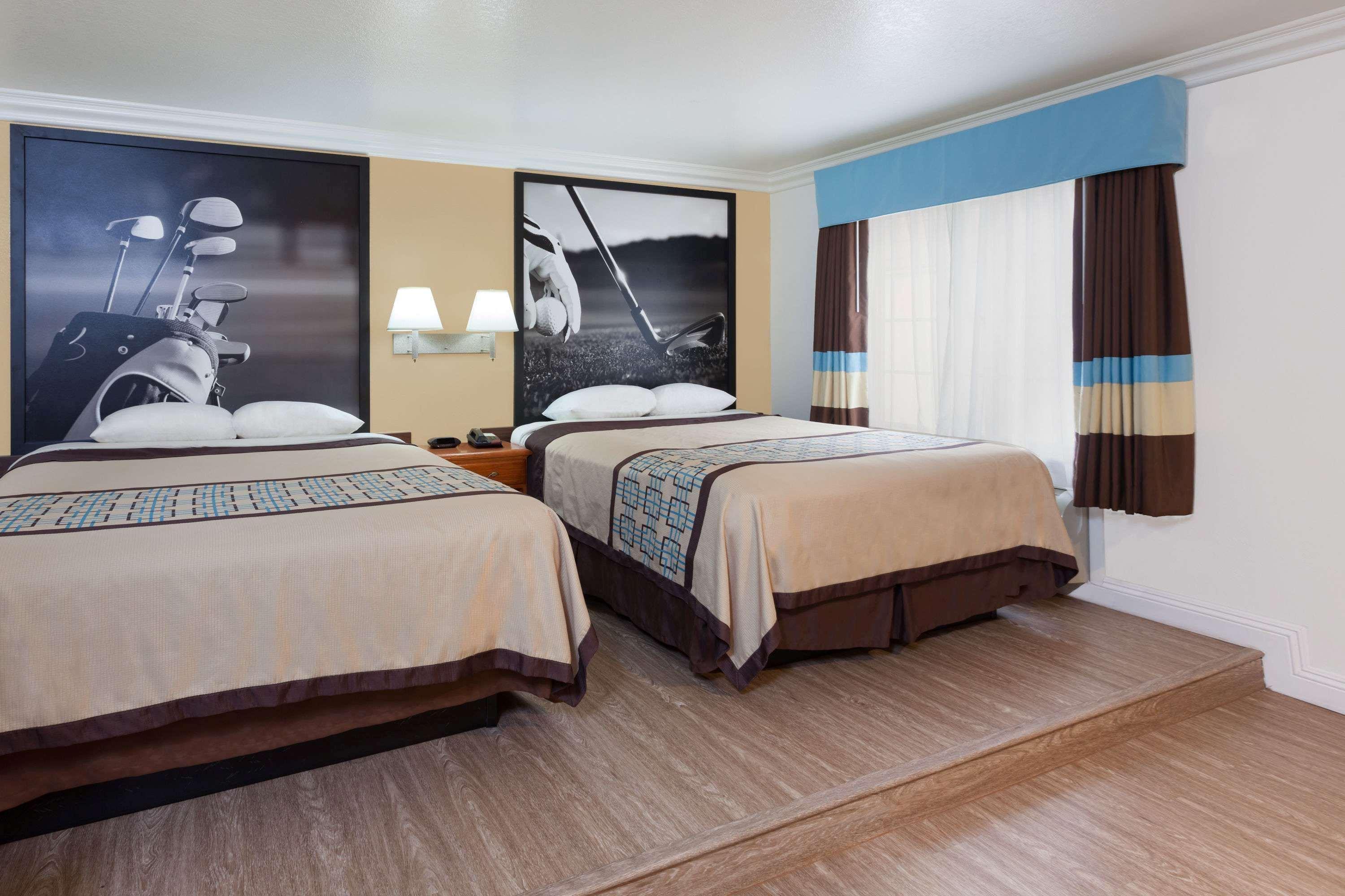 Мотель Super 8 By Wyndham Santa Clarita/Valencia Екстер'єр фото