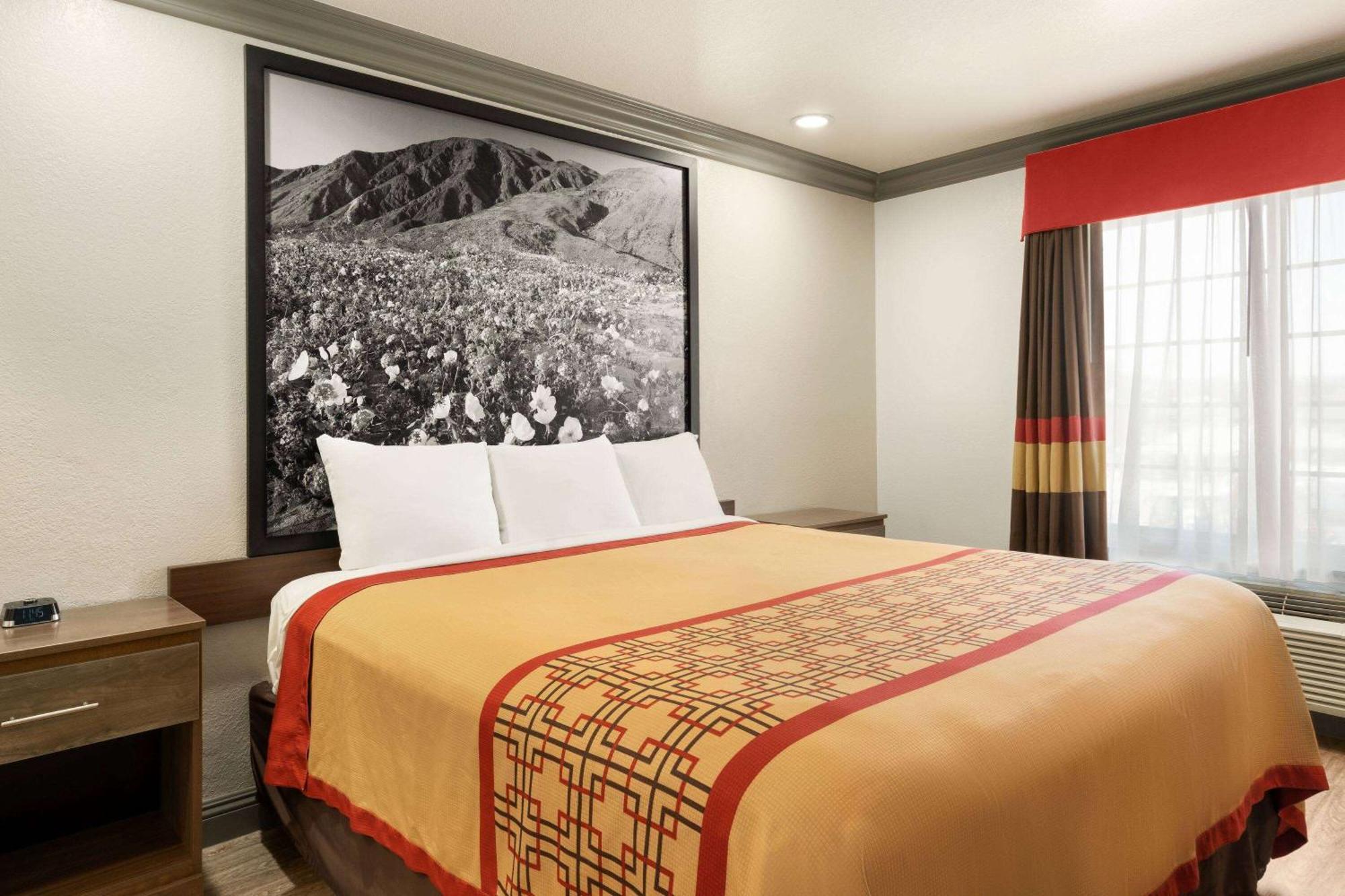 Мотель Super 8 By Wyndham Santa Clarita/Valencia Екстер'єр фото