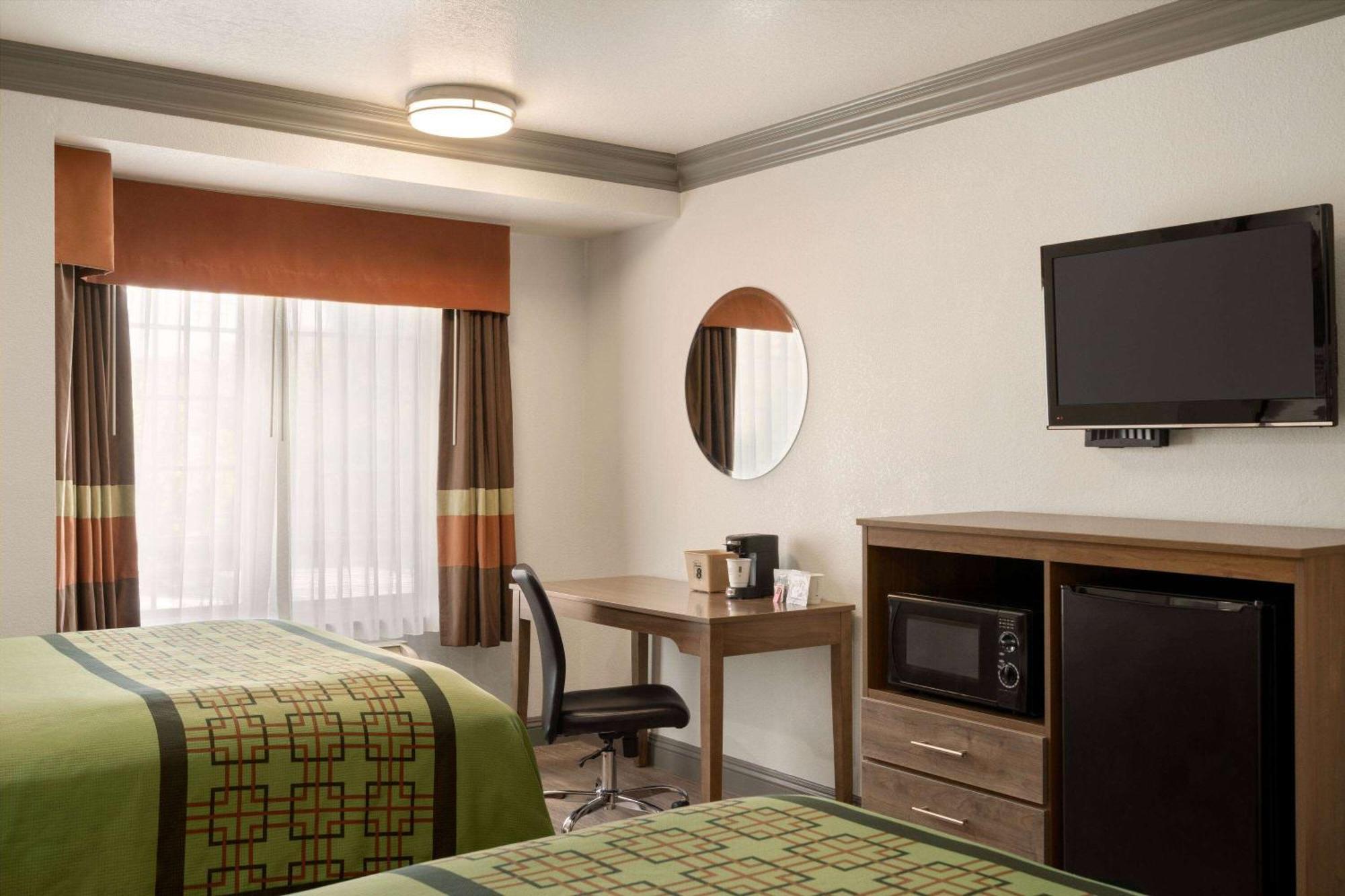 Мотель Super 8 By Wyndham Santa Clarita/Valencia Екстер'єр фото